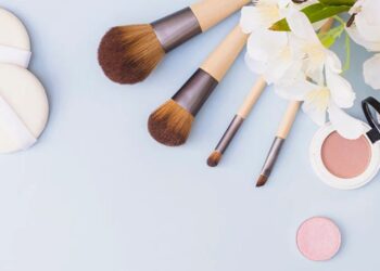 przybory do makijażu